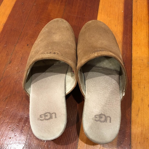 UGG Australia Evie Girls Clog size 2 - Picture 2 of 8